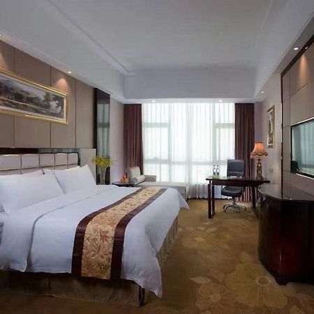 Vienna International Hotel Guangdong Zhongshanbei Station Чжуншань Экстерьер фото